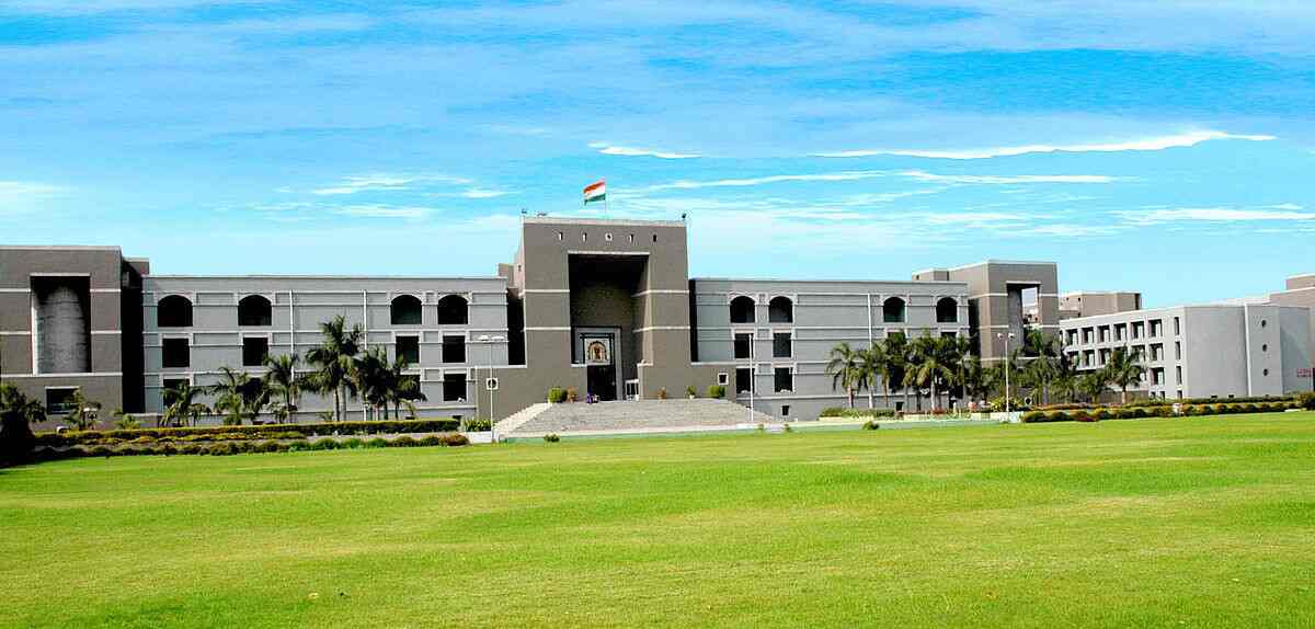High Court of Gujarat Librarian Recruitment 2026 – 30 Group-C Vacancies