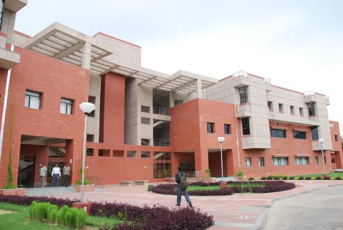  IIT Kanpur  |  Next-Generation Stealth Antennas and Reconfigurable Electromagnetic Structures for Strategic Airborne Applications Workshop 2026